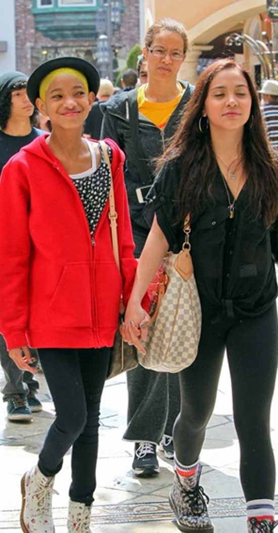 willow-smith-stella-hudgens-grove-