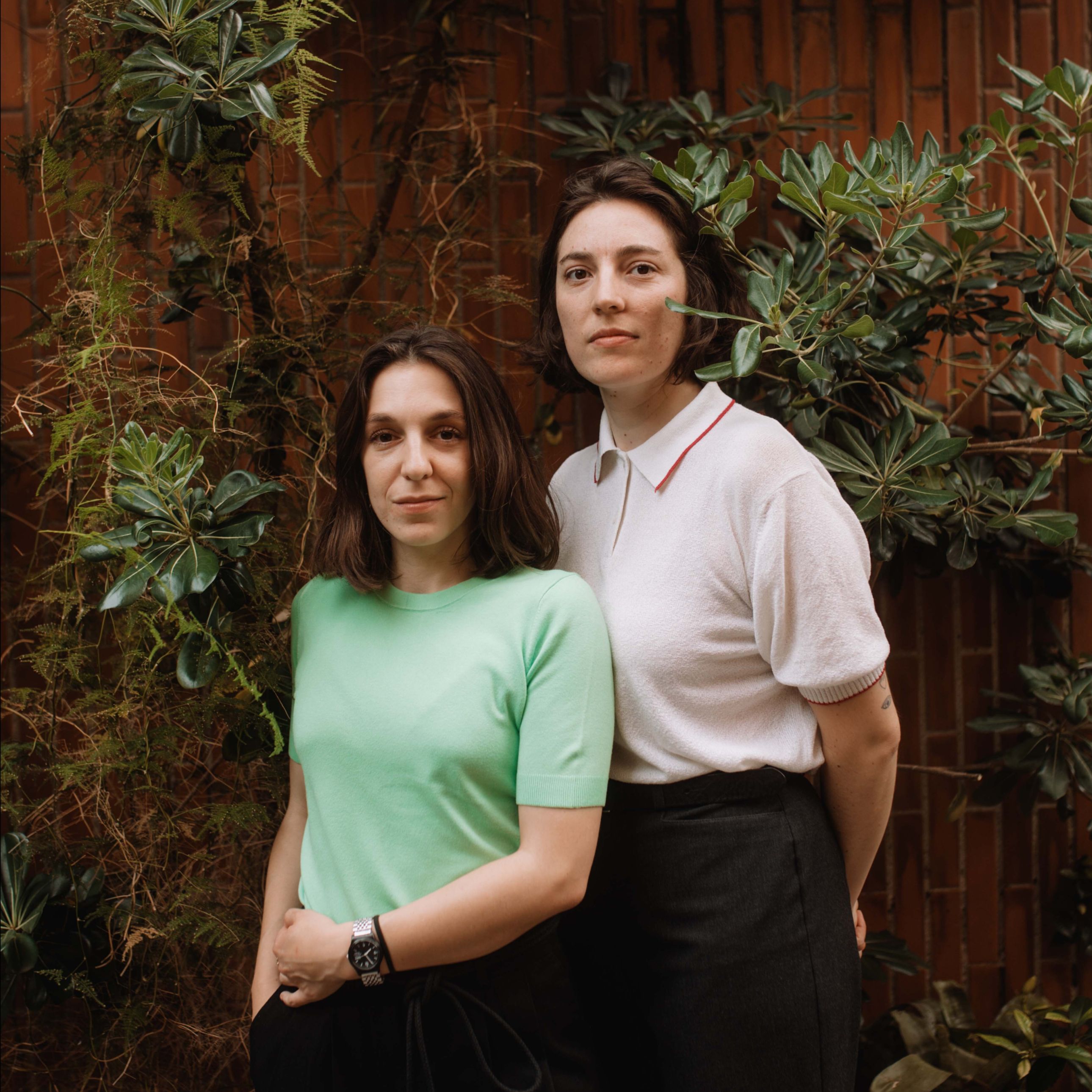 Alba Cros y Nora Haddad,